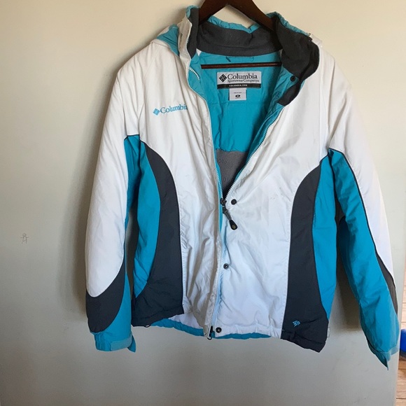 Woman’s Columbia Coat - Picture 2 of 7